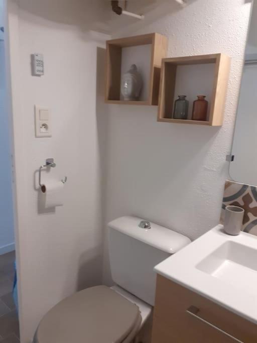Apartment Climatise Avec Place De Parking Et Classe 2 Etoiles A La Faviere