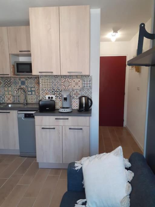 Apartment Climatise Avec Place De Parking Et Classe 2 Etoiles A La Faviere Bormes-les-Mimosas